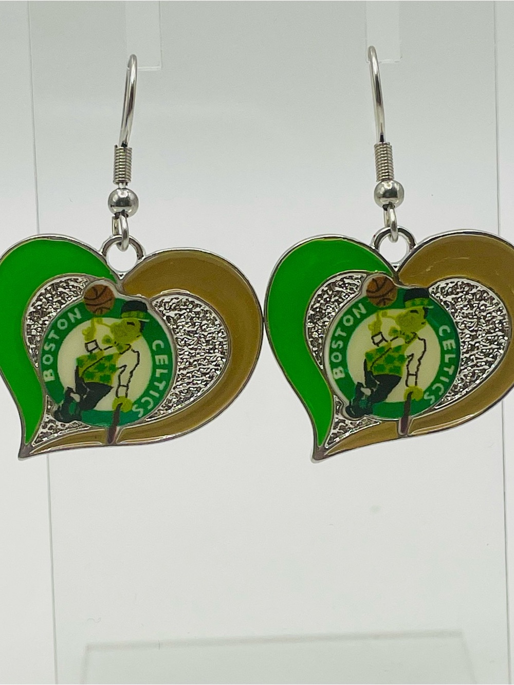 Aminco NBA Boston Celtics Green and Gold Enamel Heart Dangle Earrings